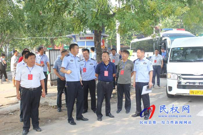 縣政協(xié)委員對我縣中心城區(qū)"停車難"問題進行專題視察調(diào)研 縣政協(xié)委員對我縣中心城區(qū)"停車難"問題進行專題視察調(diào)研