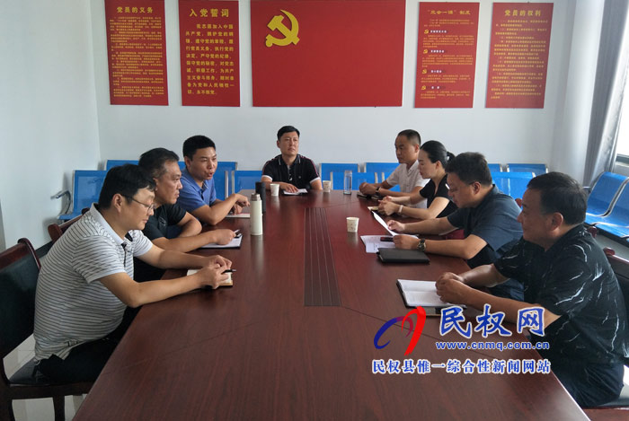我縣各單位、各鄉(xiāng)鎮(zhèn)（街道辦）迅速傳達貫徹全縣全面提升脫貧攻堅質(zhì)量決戰(zhàn)決