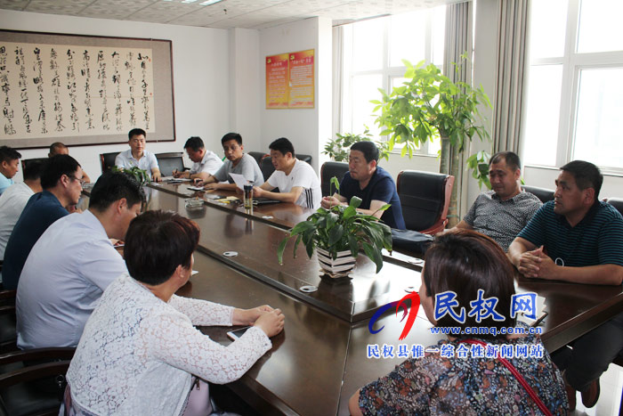 我縣各單位、各鄉(xiāng)鎮(zhèn)（街道辦）迅速傳達貫徹全縣全面提升脫貧攻堅質(zhì)量決戰(zhàn)決