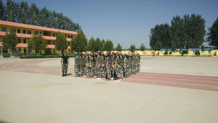 野崗鎮(zhèn)開展首屆入學新生素質(zhì)教育軍訓活動 野崗鎮(zhèn)開展首屆入學新生素質(zhì)教育軍訓活動