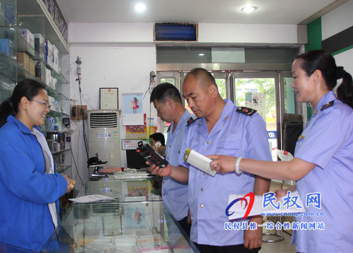 縣工商質(zhì)監(jiān)局開展校園周邊經(jīng)營秩序?qū)m?xiàng)整治行動(dòng) 縣工商質(zhì)監(jiān)局開展校園周邊經(jīng)營秩序?qū)m?xiàng)整治行動(dòng)