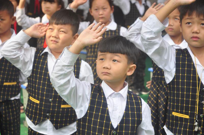 育才雙語(yǔ)小學(xué)開(kāi)學(xué)典禮
