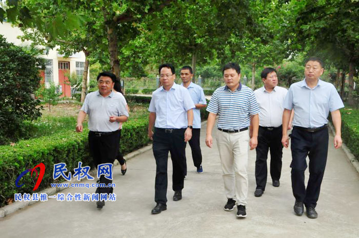 省市專家調研我縣創(chuàng)建國家園林縣城評審工作 省市專家調研我縣創(chuàng)建國家園林縣城評審工作