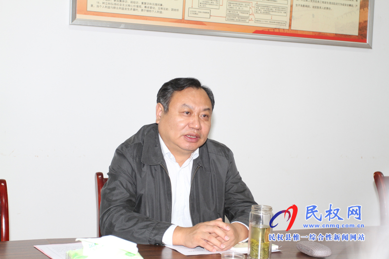 市委常委、常務(wù)副市長吳祖明到龍?zhí)伶?zhèn)邢莊村開展“三·五”基層工作日活動