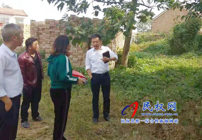 縣委常委、縣委辦公室主任孟亞松到野崗鎮(zhèn)檢查指導(dǎo)脫貧攻堅和人居環(huán)境建設(shè)工作 縣委常委、縣委辦公室主任孟亞松到野崗鎮(zhèn)檢查指導(dǎo)脫貧攻堅和人居環(huán)境建設(shè)工作