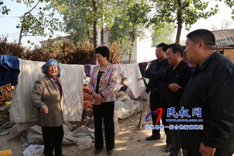 縣人大常委會(huì)主任周燕到老顏集鄉(xiāng)督導(dǎo)脫貧攻堅(jiān)、人居環(huán)境衛(wèi)生整治等工作