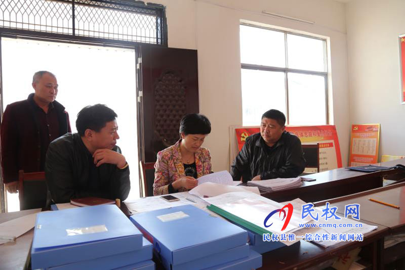 縣人大常委會(huì)主任周燕到老顏集鄉(xiāng)督導(dǎo)脫貧攻堅(jiān)、人居環(huán)境衛(wèi)生整治等工作