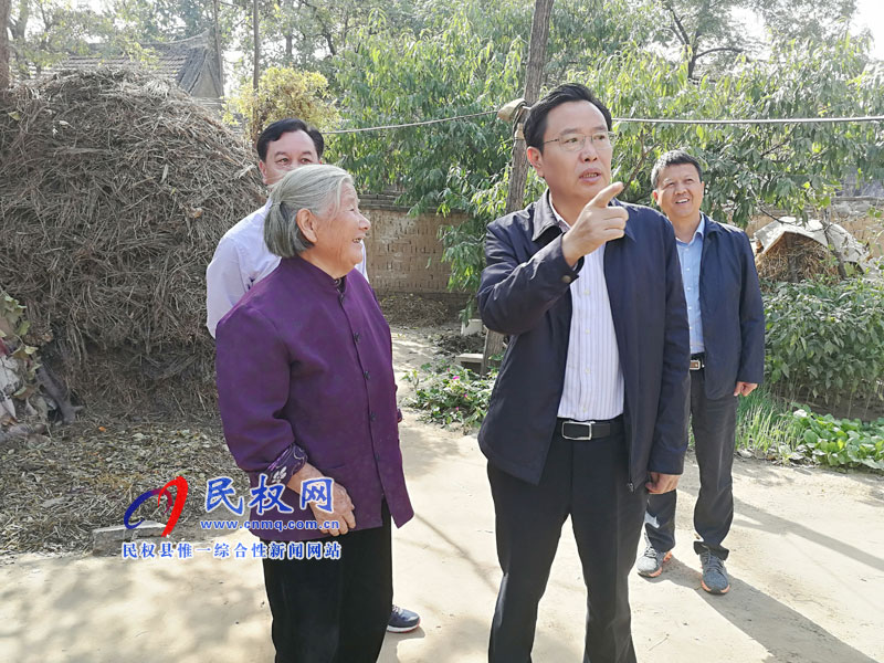 縣委書記姬脈常到人和鎮(zhèn)、龍?zhí)伶?zhèn)調(diào)研脫貧攻堅(jiān)和人居環(huán)境整治工作