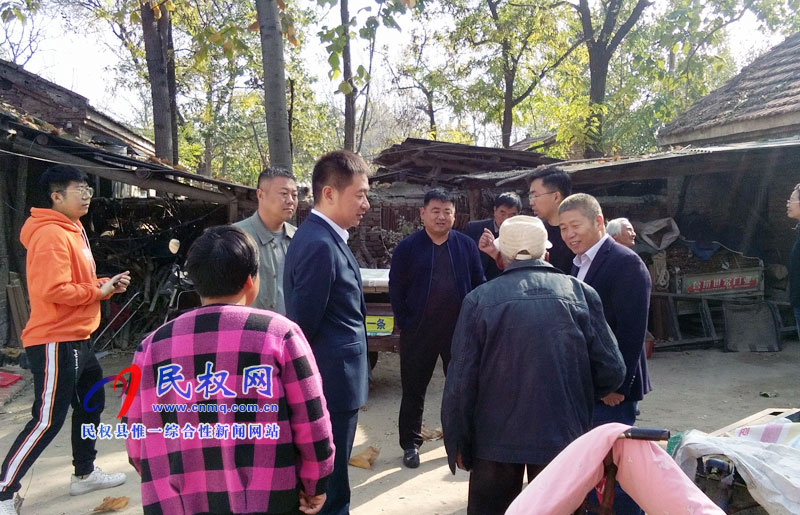 省博物院副院長張德水一行到野崗鎮(zhèn)楊堂村調研脫貧攻堅工作 省博物院副院長張德水一行到野崗鎮(zhèn)楊堂村調研脫貧攻堅工作