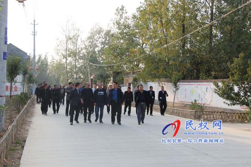 褚廟鄉(xiāng):觀摩找差距 點(diǎn)評(píng)促成效 褚廟鄉(xiāng):觀摩找差距 點(diǎn)評(píng)促成效