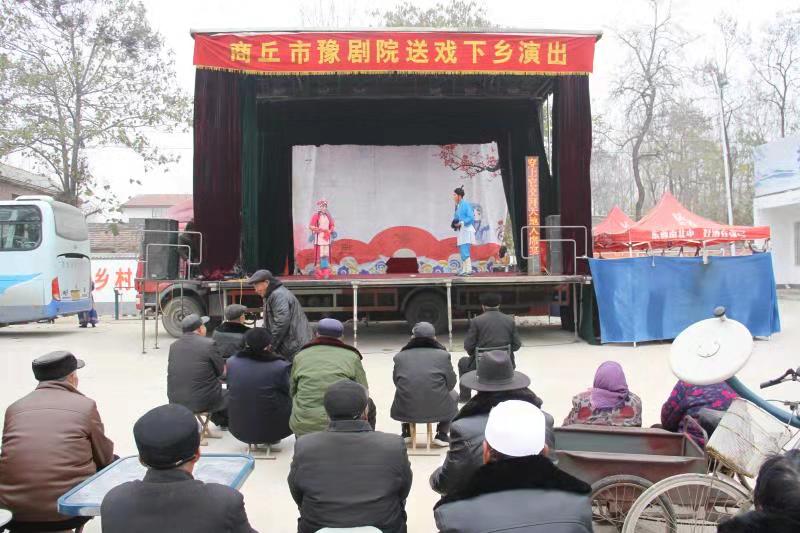 北關(guān)鎮(zhèn)：村頭唱大戲，百姓歡樂多
