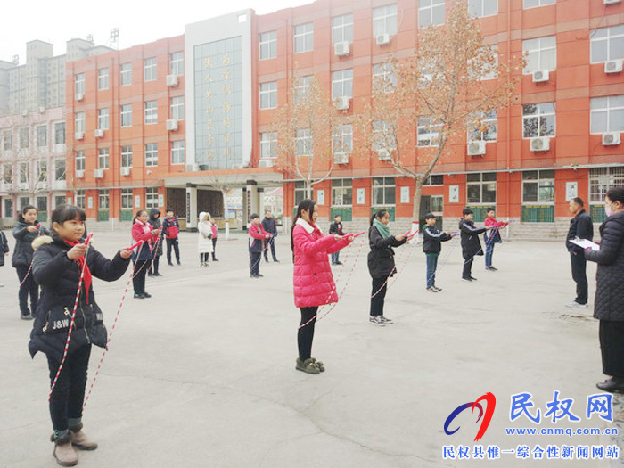 民權縣實驗小學舉行跳繩比賽活動 民權縣實驗小學舉行跳繩比賽活動