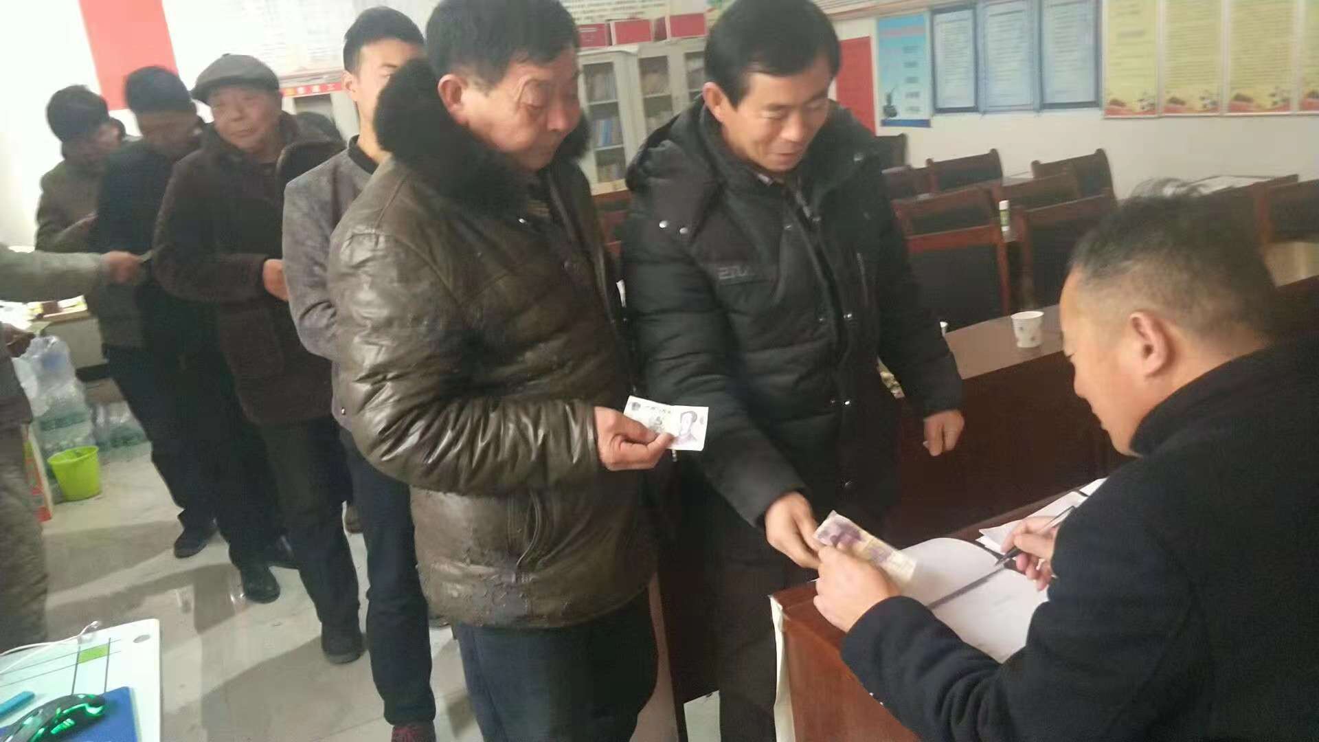 北關(guān)鎮(zhèn)：黨員履行義務(wù) 積極交納黨費