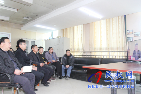 我縣各鄉(xiāng)鎮(zhèn)（街道辦）、縣直各單位認真組織全體干部集中收聽收看慶祝改革開放40周年大會