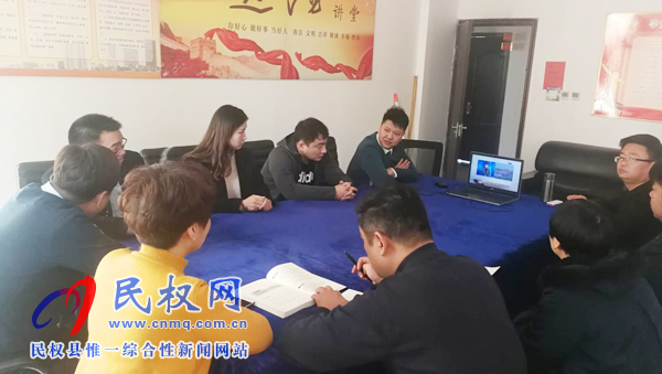 我縣各鄉(xiāng)鎮(zhèn)（街道辦）、縣直各單位認真組織全體干部集中收聽收看慶祝改革開放40周年大會