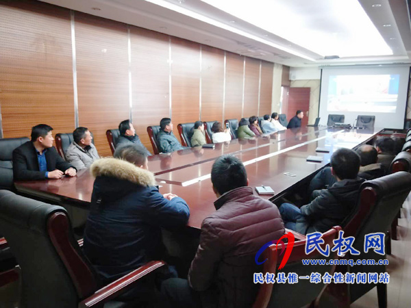 我縣各鄉(xiāng)鎮(zhèn)（街道辦）、縣直各單位認真組織全體干部集中收聽收看慶祝改革開放40周年大會