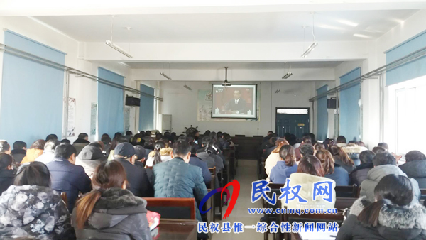 我縣各鄉(xiāng)鎮(zhèn)（街道辦）、縣直各單位認真組織全體干部集中收聽收看慶祝改革開放40周年大會
