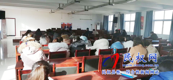 我縣各鄉(xiāng)鎮(zhèn)（街道辦）、縣直各單位認真組織全體干部集中收聽收看慶祝改革開放40周年大會