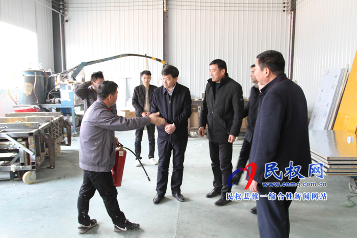 縣委副書記、縣長張團結(jié)暗訪督察我縣企業(yè)安全生產(chǎn)工作