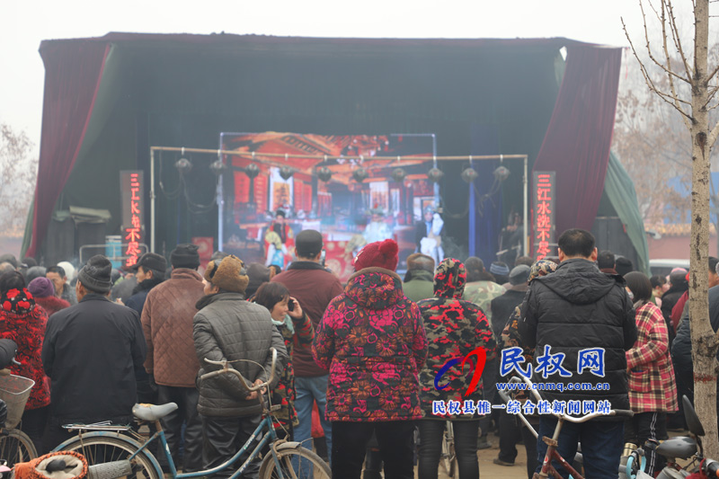 又是一年臘月到 白云禪寺精心熬制臘八粥