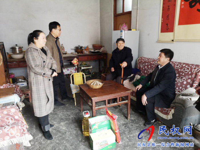 縣委農(nóng)辦領(lǐng)導(dǎo)春節(jié)前慰問離休老干部 縣委農(nóng)辦領(lǐng)導(dǎo)春節(jié)前慰問離休老干部