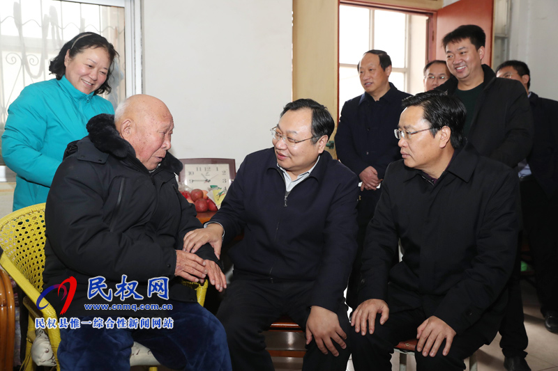 市委常委、常務(wù)副市長(zhǎng)吳祖明到我縣慰問困難黨員、優(yōu)撫對(duì)象、困難勞模