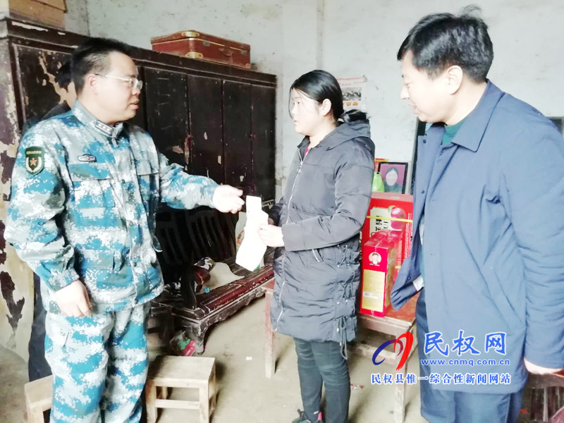 縣委常委、人武部政委江靜亞到老顏集鄉(xiāng)開(kāi)展關(guān)愛(ài)春雷女童慰問(wèn)活動(dòng)