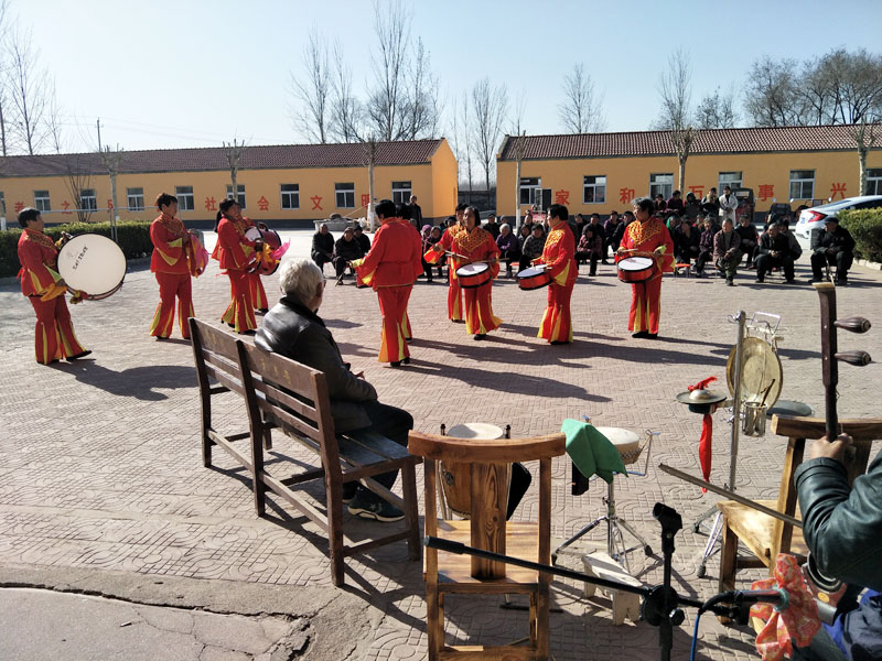 野崗鎮(zhèn)西芒崗村草根藝人敬老院里送文藝獻(xiàn)愛(ài)心 野崗鎮(zhèn)西芒崗村草根藝人敬老院里送文藝獻(xiàn)愛(ài)心