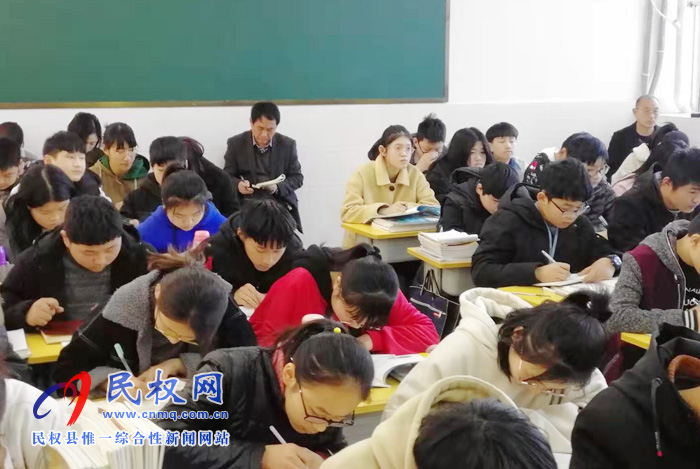 民族學(xué)校扎實開展人人一節(jié)課聽課、評課教研活動
