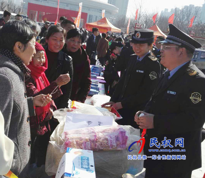 民權(quán)縣食藥監(jiān)局開展3.15食品藥品安全宣傳活動(dòng) 民權(quán)縣食藥監(jiān)局開展3.15食品藥品安全宣傳活動(dòng)