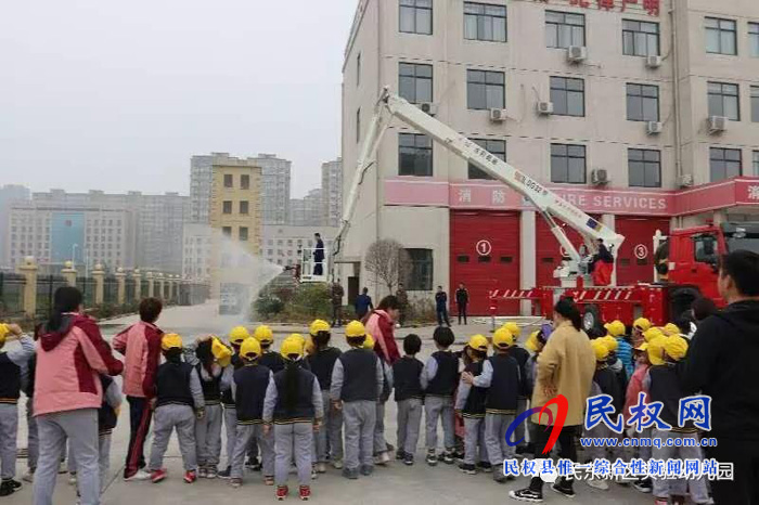 民東新區(qū)實驗幼兒園社會實踐活動——走進(jìn)軍營，感悟軍魂