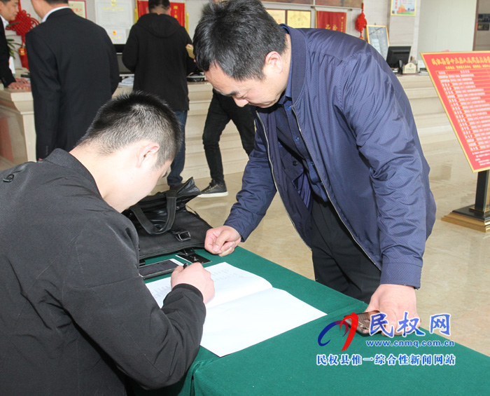 民權(quán)人大代表陸續(xù)報(bào)到 滿(mǎn)懷激情為民“代言” 民權(quán)人大代表陸續(xù)報(bào)到 滿(mǎn)懷激情為民“代言”