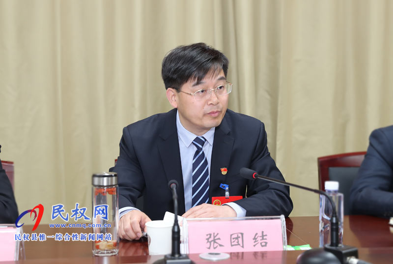 縣委副書記、縣長張團結(jié)參加北關(guān)、南華代表團審議