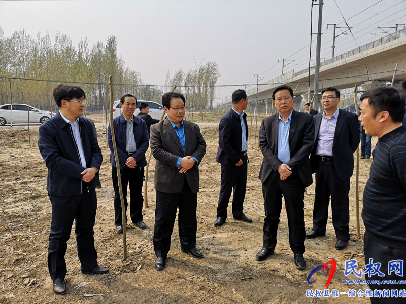 副市長(zhǎng)張家明調(diào)研我縣國(guó)土綠化提升和生態(tài)廊道建設(shè)進(jìn)展況 副市長(zhǎng)張家明調(diào)研我縣國(guó)土綠化提升和生態(tài)廊道建設(shè)進(jìn)展況