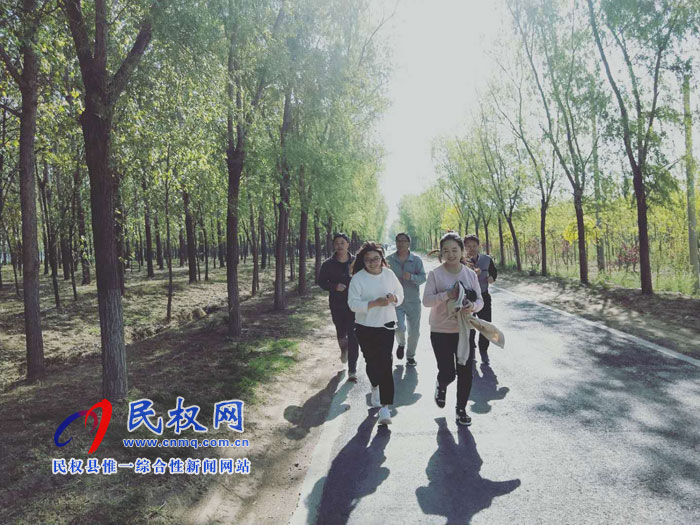 申甘林帶徒步行?強身健體愉身心 申甘林帶徒步行?強身健體愉身心