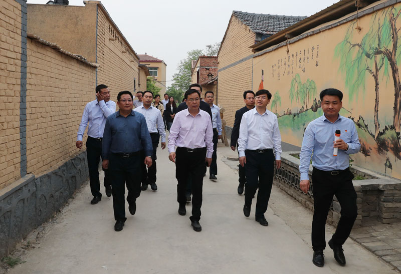 市人大常委會副主任、民權縣委書記姬脈常，縣委副書記、縣長張團結(jié)帶隊到永城市考察鄉(xiāng)村旅游和美麗鄉(xiāng)村建設
