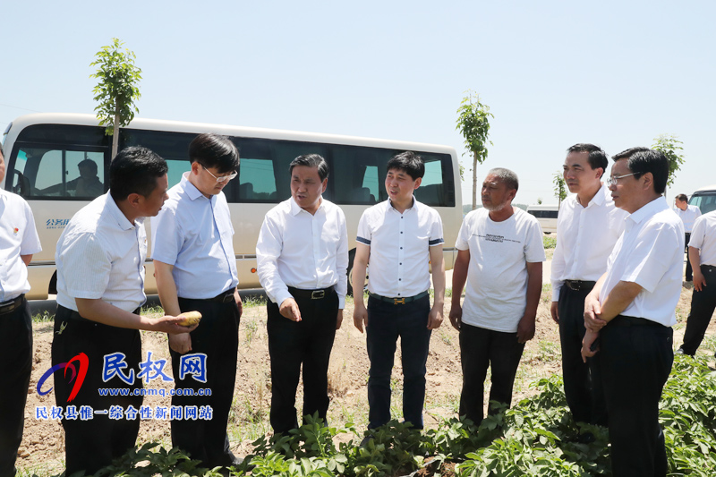 副省長武國定蒞民調研糧食安全和脫貧攻堅工作 副省長武國定蒞民調研糧食安全和脫貧攻堅工作