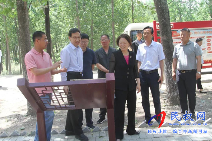 省高級(jí)人民法院副院長史小紅到定點(diǎn)幫扶責(zé)任村孟莊調(diào)研 省高級(jí)人民法院副院長史小紅到定點(diǎn)幫扶責(zé)任村孟莊調(diào)研