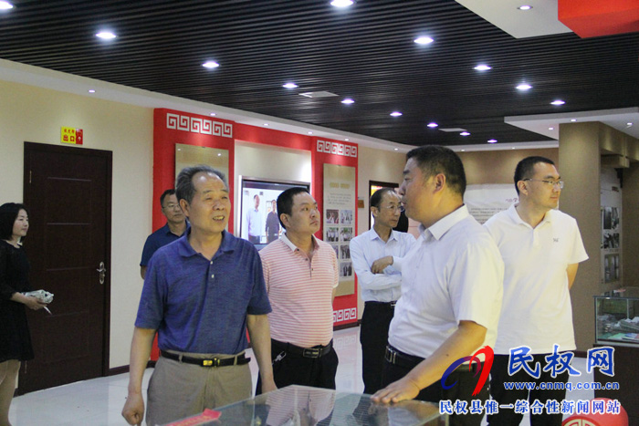民權(quán)縣實驗小學(xué)迎來“河南省卓越家長學(xué)?！彬炇諜z查