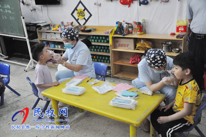 縣政協(xié)開展關(guān)愛兒童口腔健康宣傳活動