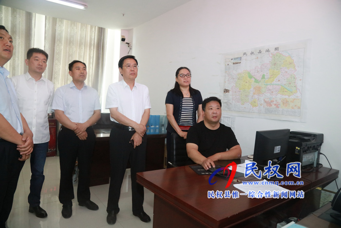 市人大常委會副主任、縣委書記姬脈常調(diào)研我縣“三夏”及秸稈禁燒工作