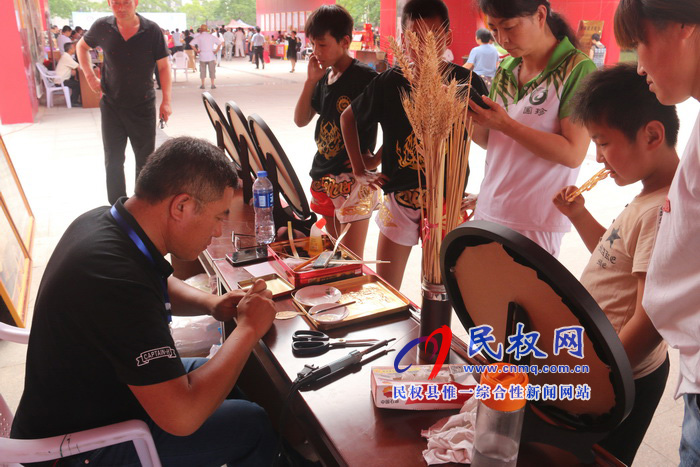 民權(quán)縣舉辦2019年“文化和自然遺產(chǎn)日”非物質(zhì) 文化遺產(chǎn)展演活動(dòng)