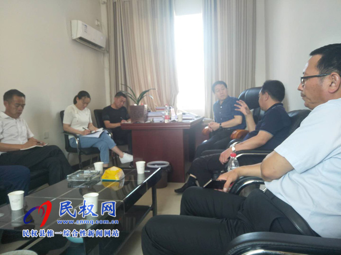 縣委常委、副縣長房季到龍?zhí)伶?zhèn)調(diào)研