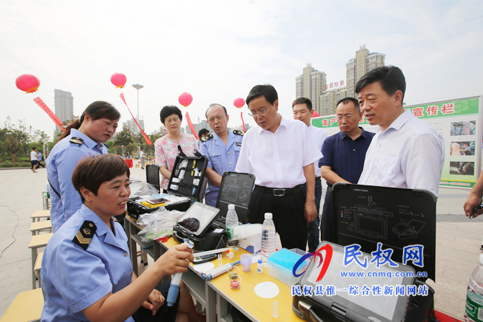 尚德守法 全面推進(jìn)“雙安雙創(chuàng)”建設(shè)讓人民生活更美好----民權(quán)縣2019年食品安全宣傳周啟動 尚德守法 全面推進(jìn)“雙安雙創(chuàng)”建設(shè)讓人民生活更美好----民權(quán)縣2019年食品安全宣傳周啟動