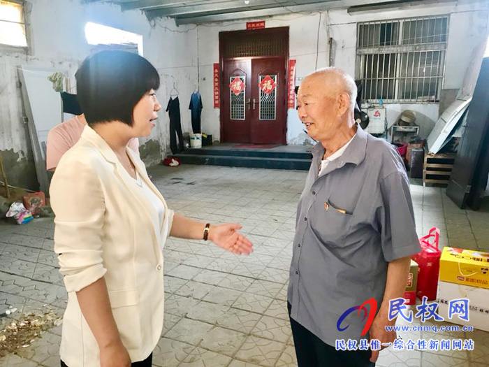民權(quán)縣幼兒園黨支部開展“慶七一”慰問退休老黨員代表活動