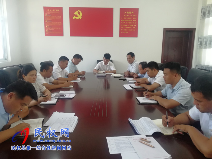 我縣各單位、各鄉(xiāng)鎮(zhèn)（街道辦）傳達(dá)貫徹全縣脫貧攻堅推進(jìn)會精神