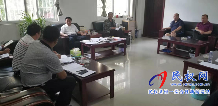 我縣各單位、各鄉(xiāng)鎮(zhèn)（街道辦）傳達(dá)貫徹全縣脫貧攻堅推進(jìn)會精神