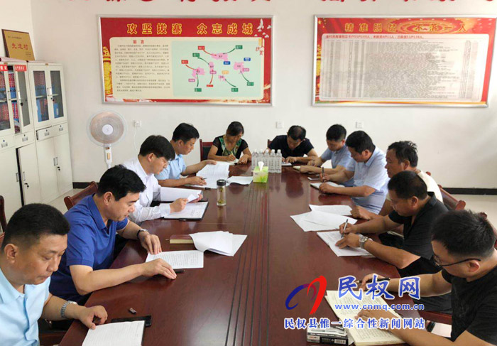 縣委副書記、縣長(zhǎng)張團(tuán)結(jié)到綠洲街道辦事處亓堂村開展“三·五”基層工作日活動(dòng)