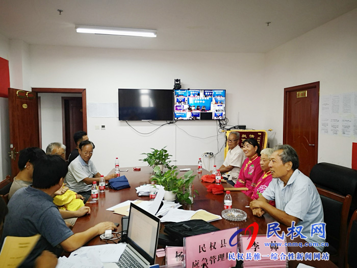應急管理局：真心幫扶暖人心，貧困戶感恩送錦旗
