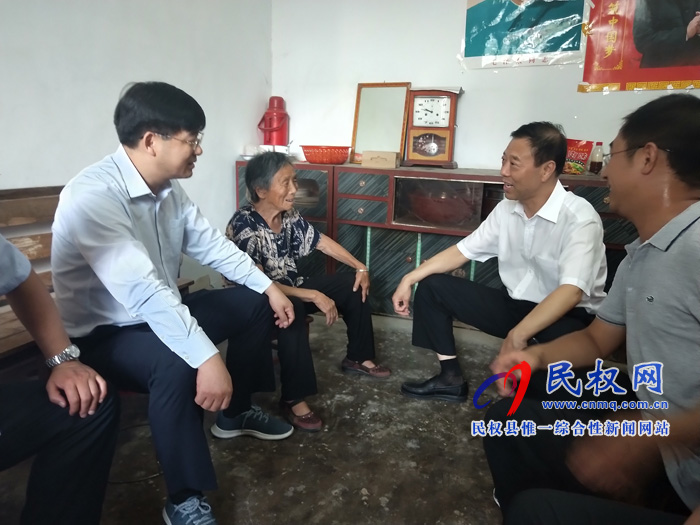省高級(jí)法院黨組副書記、常務(wù)副院長(zhǎng)王樹(shù)茂到我縣開(kāi)展不忘初心、脫貧攻堅(jiān)等工作